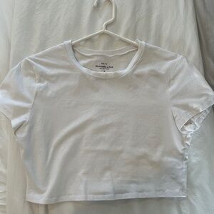 Abercrombie Cropped Baby Tee Size M